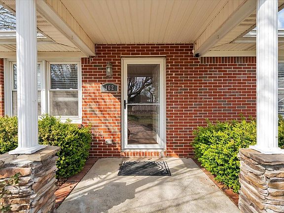 3rd image of 162 1st St