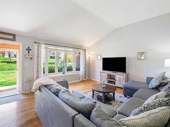 2nd image of 3407 Lorelei Dr