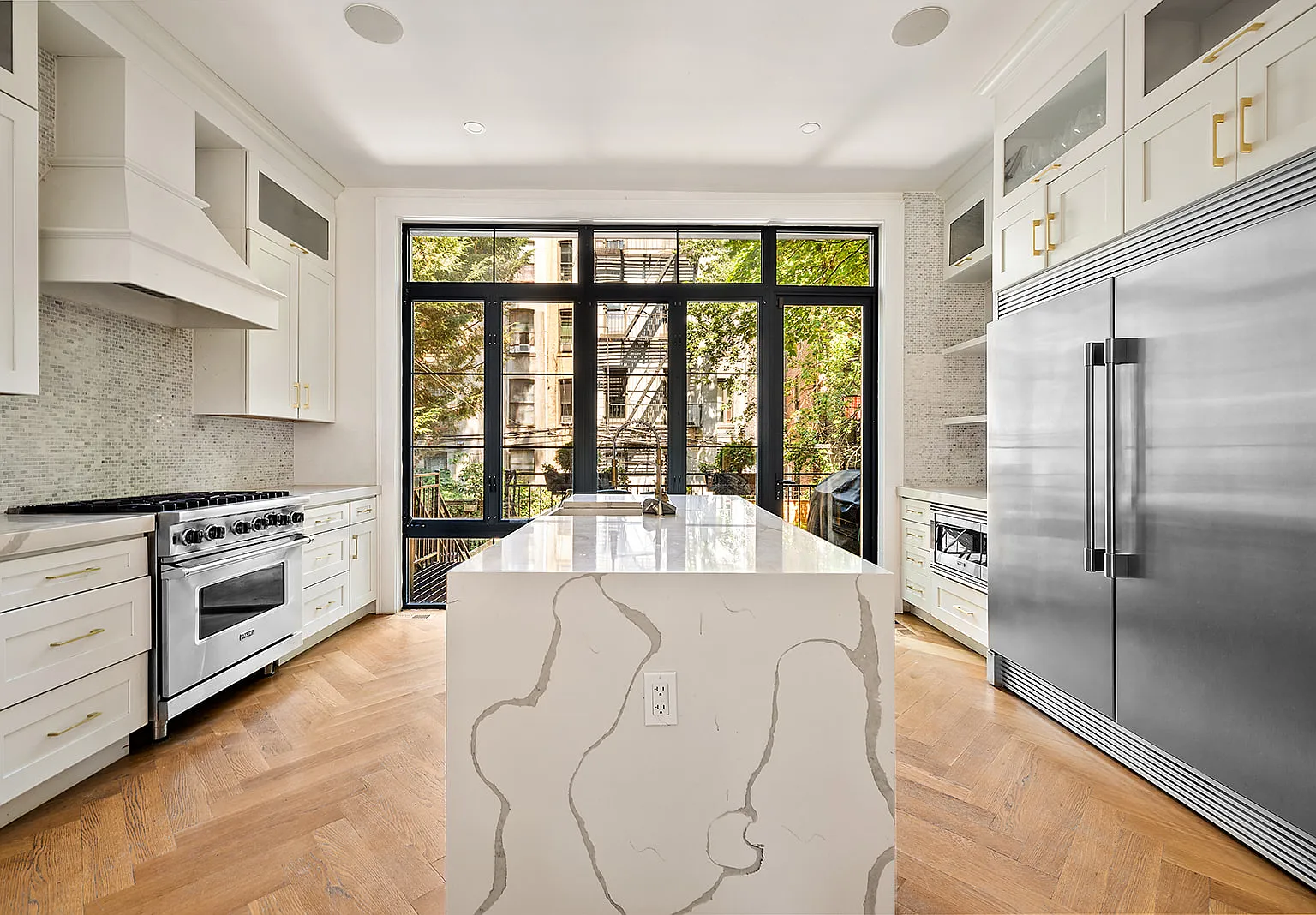 153 Monroe Street — Photo 4