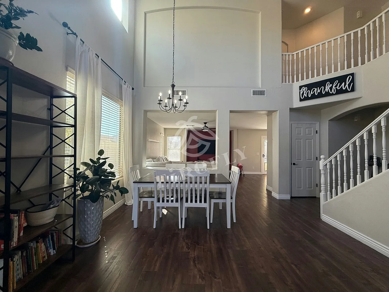 6509 West Red Fox Road — Photo 4