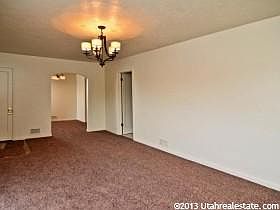 4th image of 1109 E Browning Ave