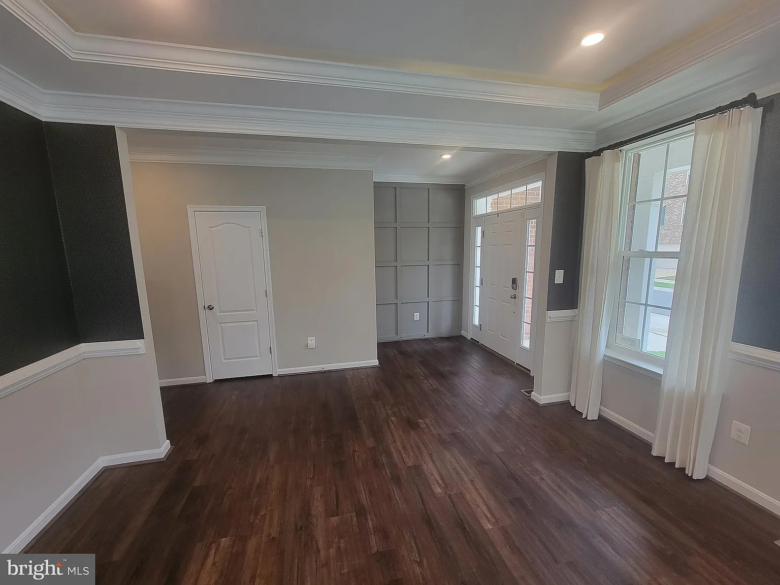 4 bed, 3.5 bath, 3560 sqft, $4,500 — Photo 3