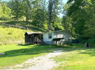 7617 Clay Rd, Looneyville, WV 25259