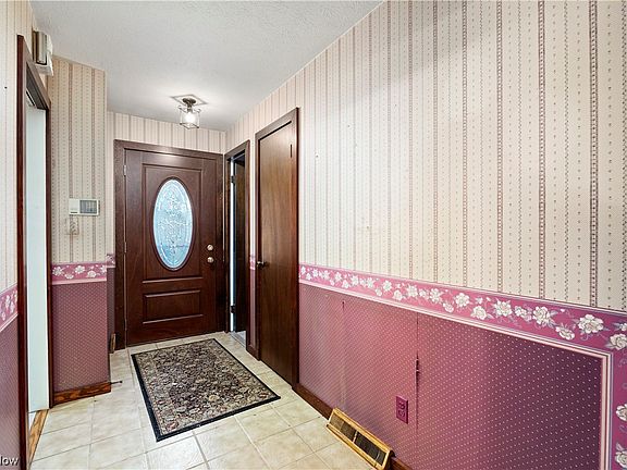 2nd image of 5103 Evergreen Dr