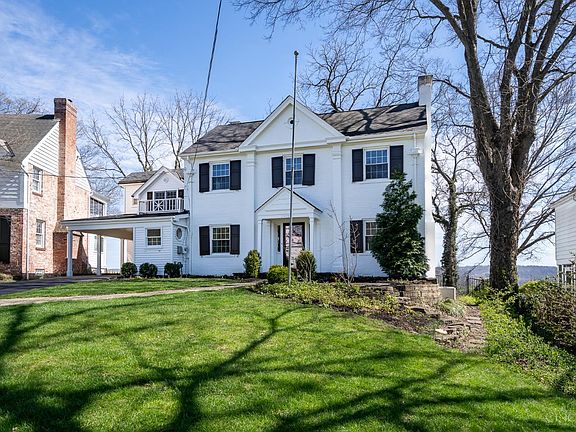 3rd image of 1002 Richwood Cir