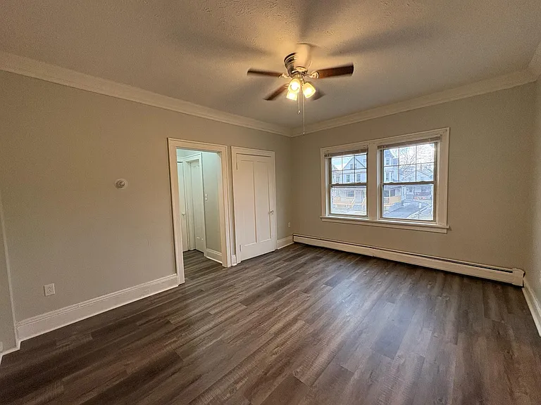 Brooklyn Manor — Photo 10