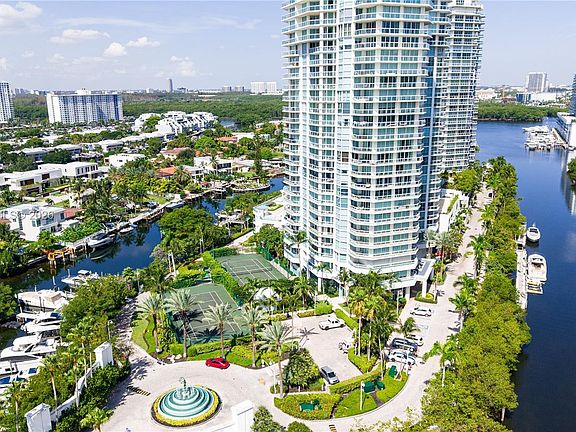 4th image of 16400 Collins Ave #Townhouse 4