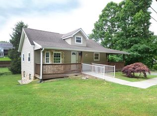 133 W Shaffer Rd, Aliquippa, PA 15001