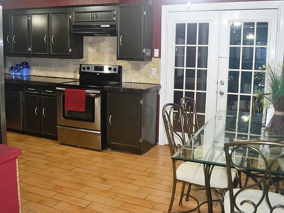 3rd image of 1807 Gravley Dr