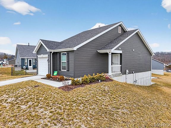 3rd image of 3247 White Pine Dr