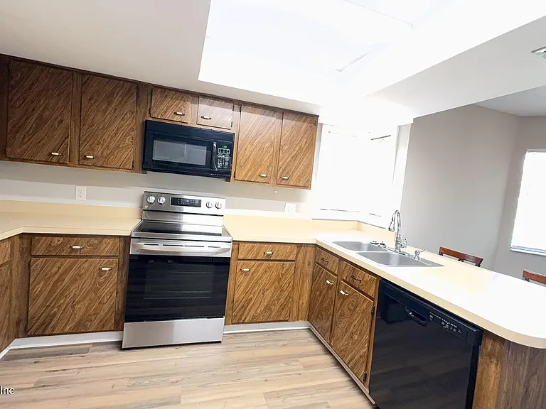 2 Pine Hurst Pl — Photo 5