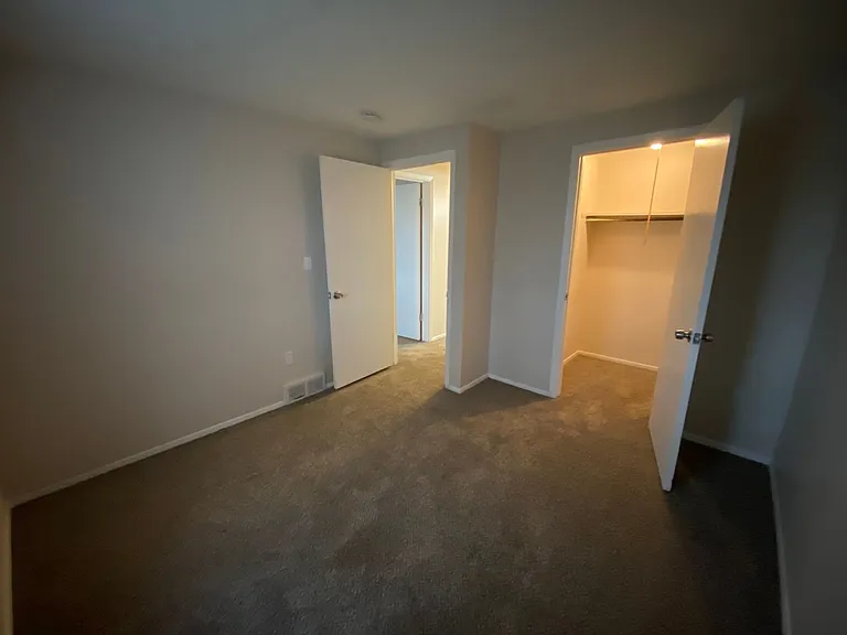 5520 Beavercrest Dr — Photo 32