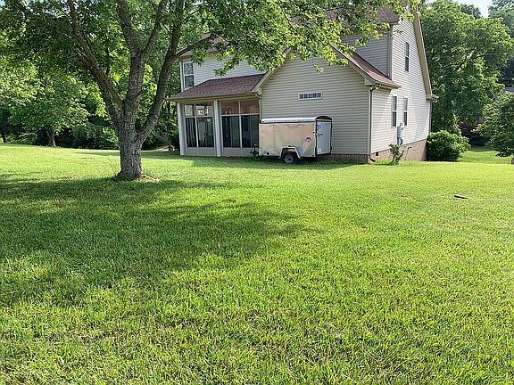 5th image of 1019 Willow Creek Dr