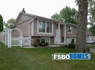 5733 Fillmore St, Davenport, IA 52806