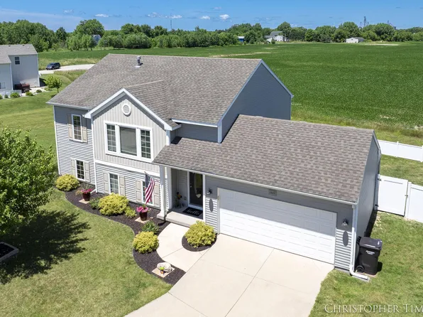 1923 Greenview Ct, Zeeland, MI 49464