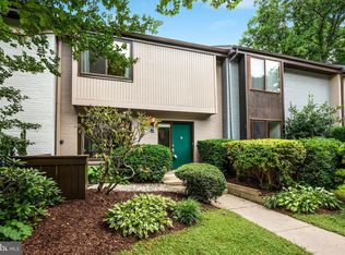 11617 Golf Course Sq, Reston, VA 20191