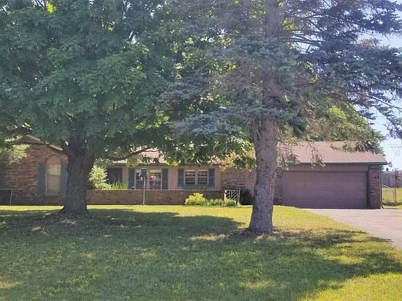 5th image of 784 Meadow Dr