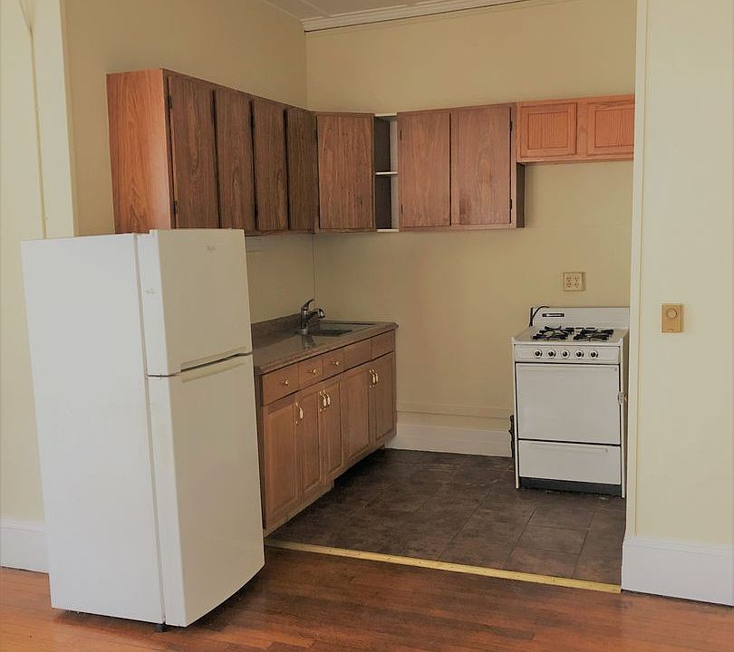 2nd image of 20 E Housatonic St Floor 2