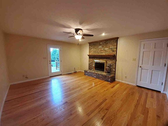 2nd image of 970 Ironwood Dr