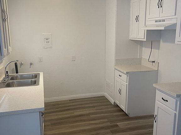 4th image of 1349 N Pico Ave