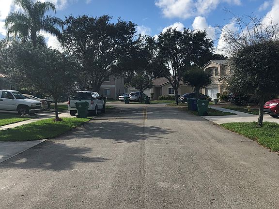 Side walk both side streets 
