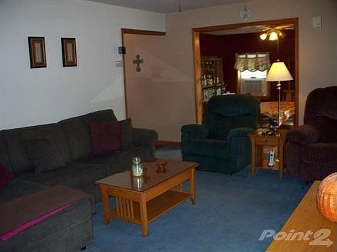 Spacious living room