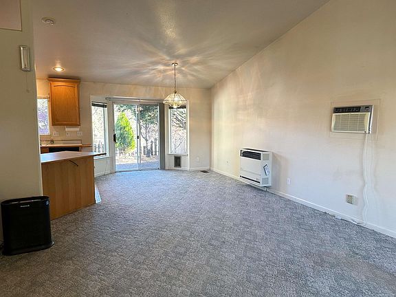 3rd image of 1325 Heather Way