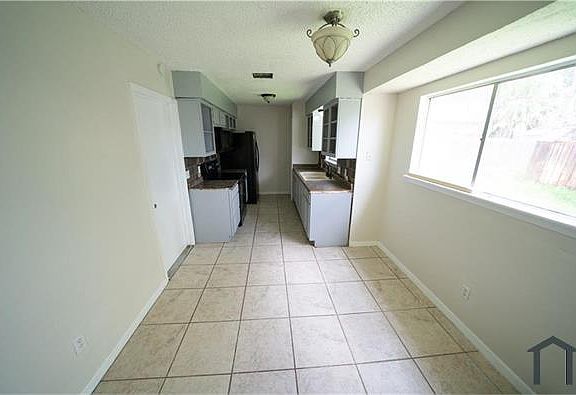 5th image of 1610 La Joya St