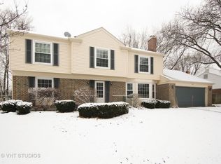 1235 Carriage Ln, Northbrook, IL 60062