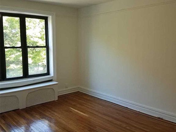 5th image of 14430 35th Ave #C31