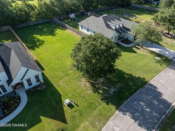 4th image of 117 Gideon Rd