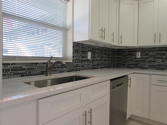 3rd image of 1400 NE 55th St APT 105