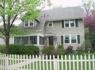 1518 E Schantz Ave, Oakwood, OH 45419