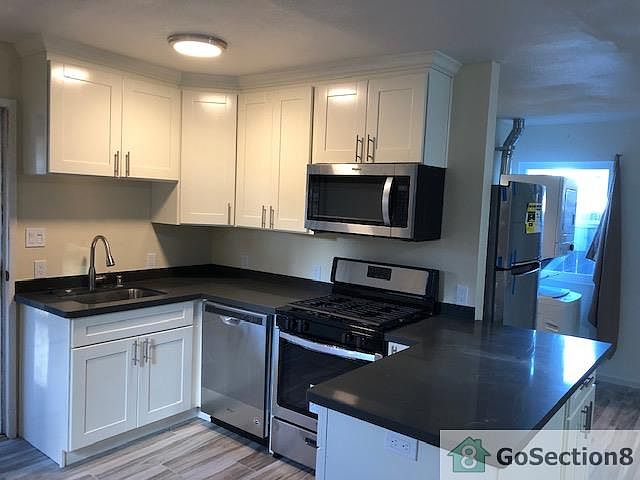 1st image of 2884 Garden Ave #2