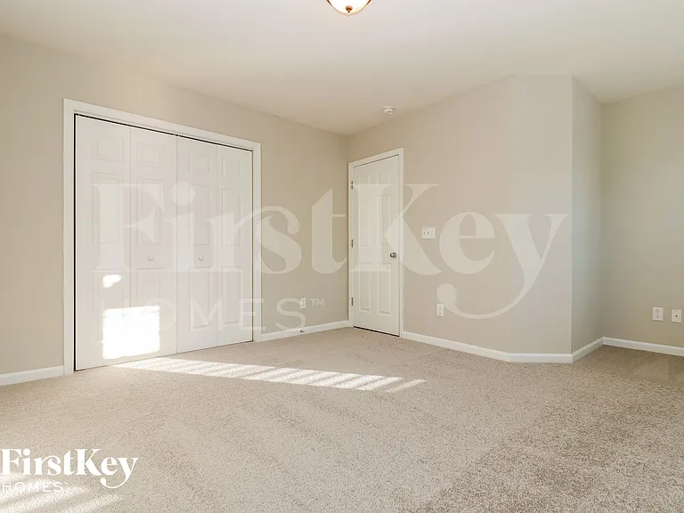 426 Village Park Dr — Photo 13