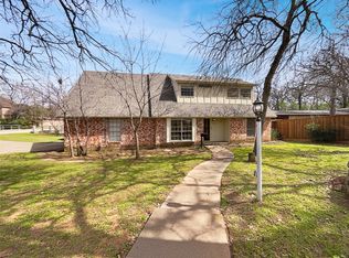 1209 Forrest Dr, Arlington, TX 76012