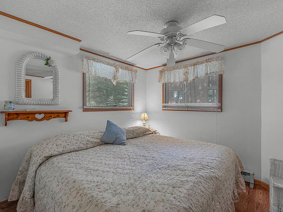 3rd image of 1890 Hemlock Crest Dr
