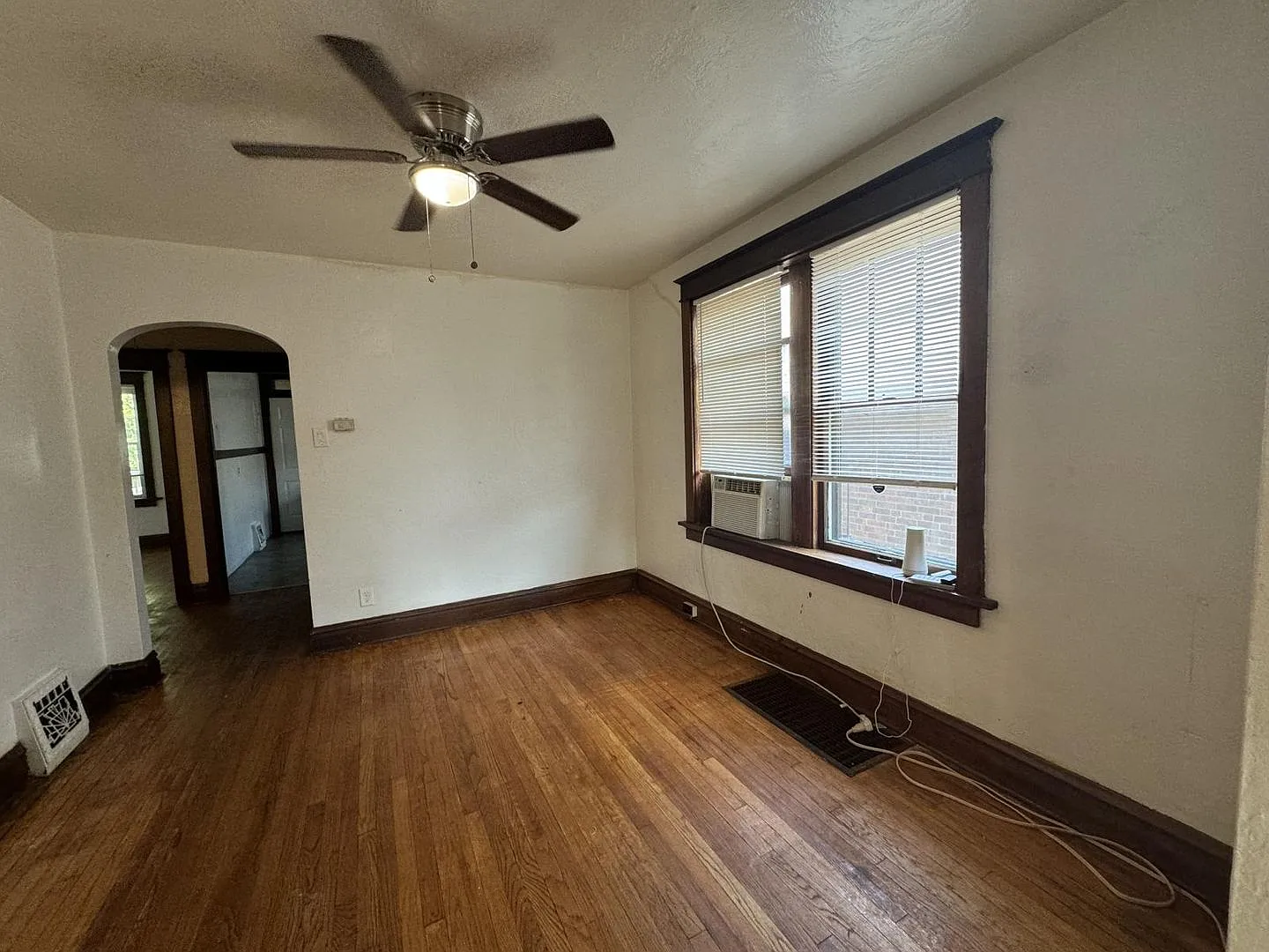 Lovely 2 Bedroom / 1 Bath for Rent - Section 8 Welcome — Photo 4