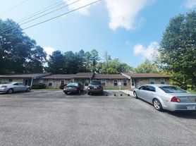 128 Ashwood Dr, Tazewell, VA