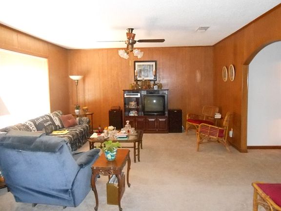3rd image of 3606 Minden Ave
