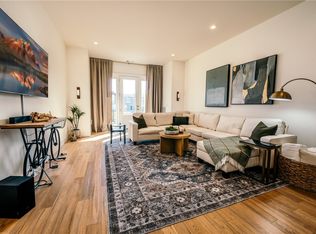 413 SW B St, Bentonville, AR 72712