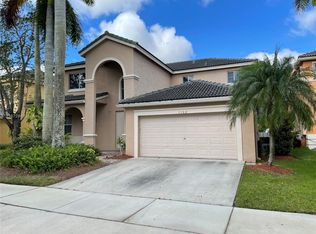 1102 Sunflower Cir, Fort Lauderdale, FL 33327