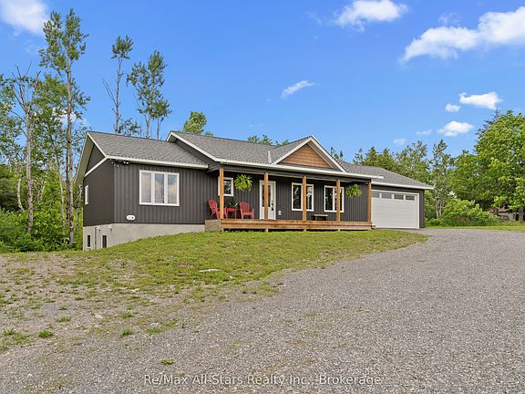 2nd image of 86 Ellwood Cres
