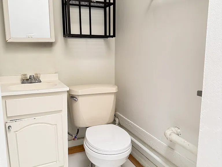 2901 S Emerald Ave #3R — Photo 6