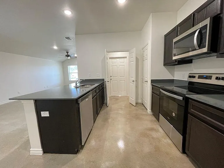 2317 Zanoletti Dr — Photo 7