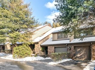 50 Longfellow Ln, Mahwah, NJ 07430