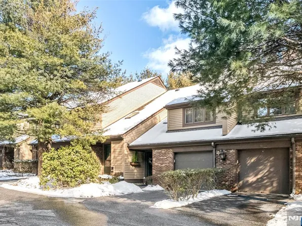 50 Longfellow Ln, Mahwah, NJ 07430