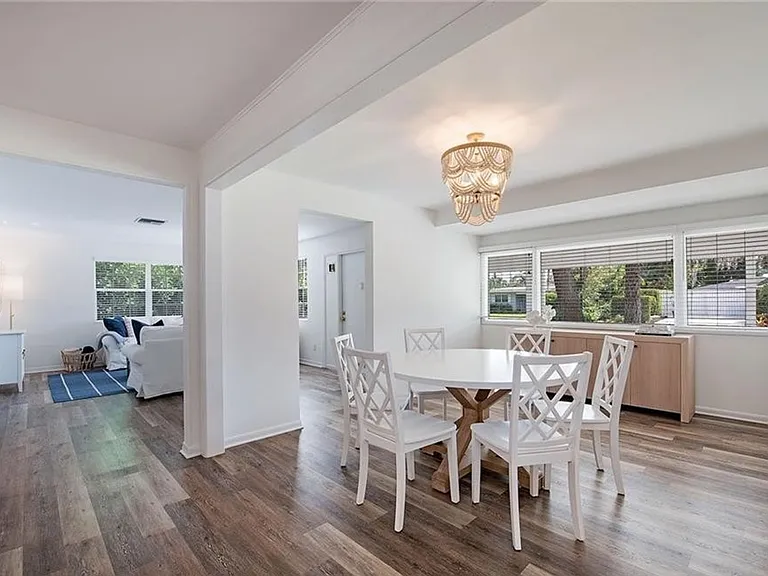 1281 Diana Ave — Photo 5