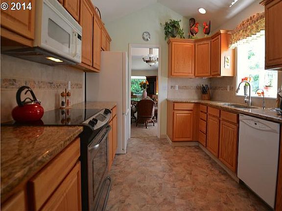 4th image of 5209 NE 68th Ave