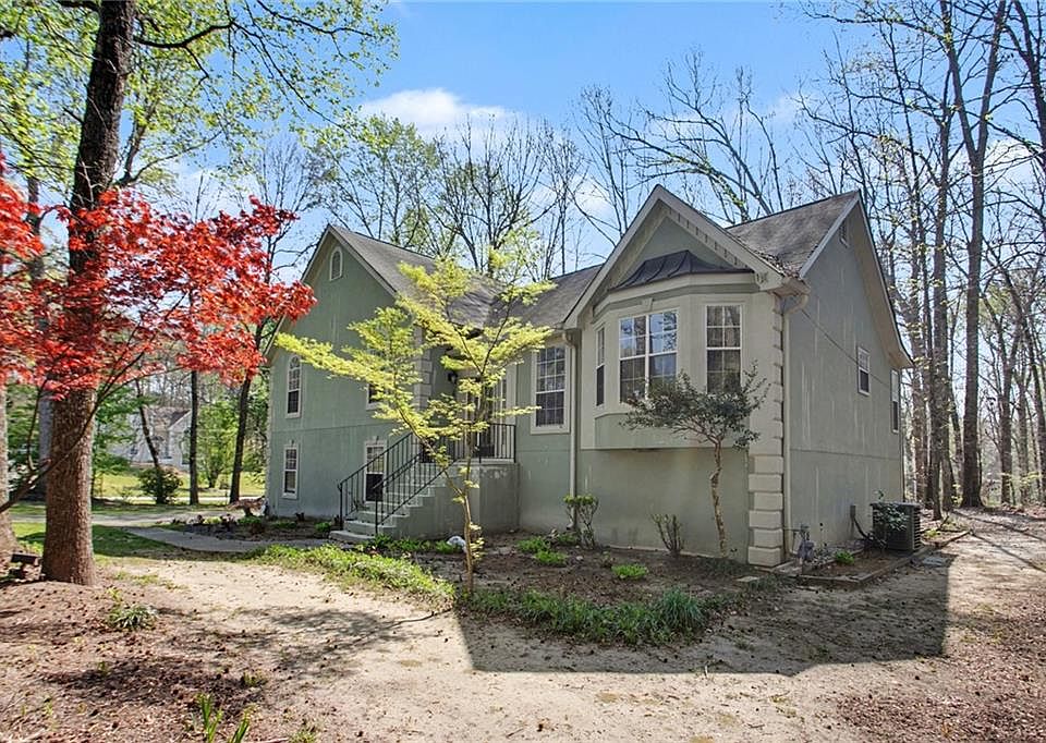 2nd image of 1943 Oakleaf Ct